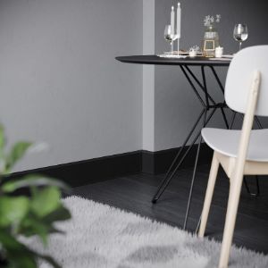 Obrazek Listwa przypodłogowa PCV Hi-Line Prestige 90 Czarna